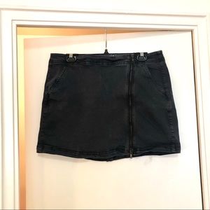 AMERICAN EAGLE OUTFITTERS black denim zip skirt